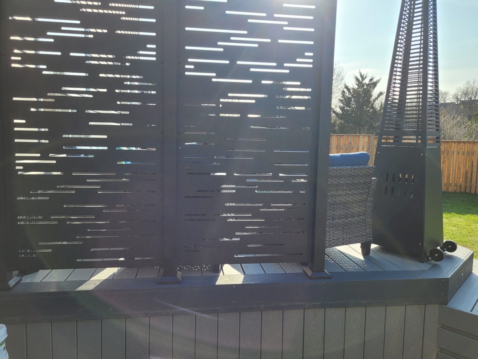 custom outdoor privacy screen